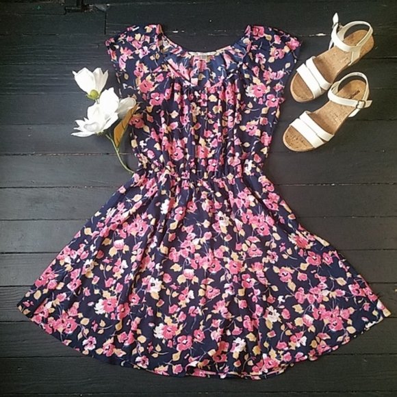 LC Lauren Conrad Dresses & Skirts - Lauren Conrad Floral Dress